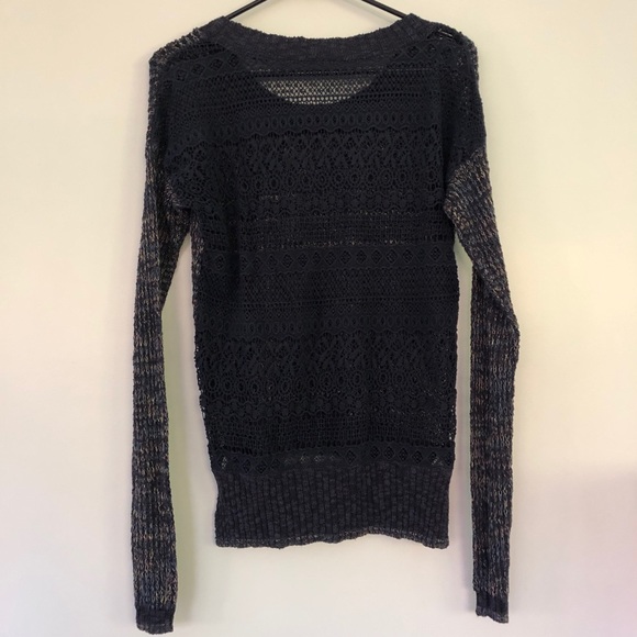 Crochet back sweater - Picture 2 of 4